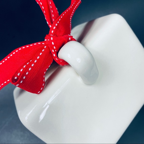 NWT Rae Dunn Rare Stamped Nest HTF Ceramic White Birdhouse Style 150 Red Ribbon - Picture 7 of 10